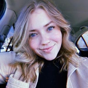 Meet your Posher, Roxanna